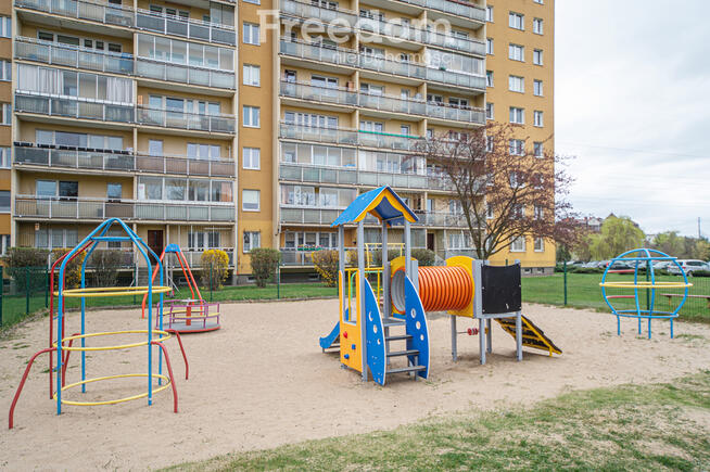 Kawalerka na Ursusie z dużym balkonem