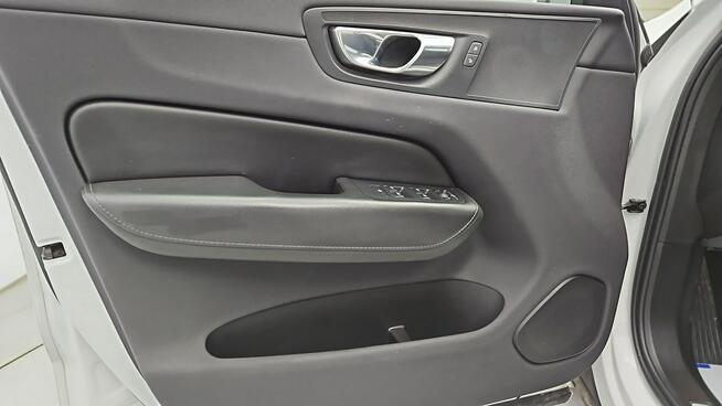 Volvo XC 60 B4 B Essential aut ! Z Polskiego Salonu ! Faktura Vat !