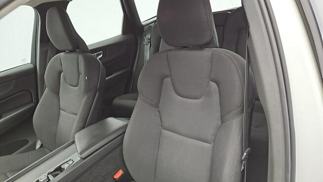 Volvo XC 60 B4 B Essential aut ! Z Polskiego Salonu ! Faktura Vat !