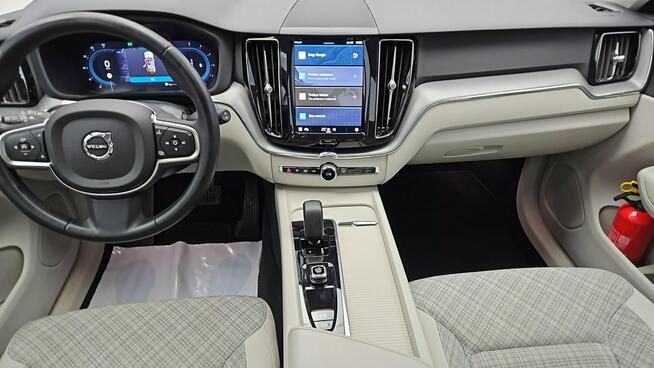 Volvo XC 60 B4 D Essential ! Z Polskiego Salonu ! Faktura Vat !