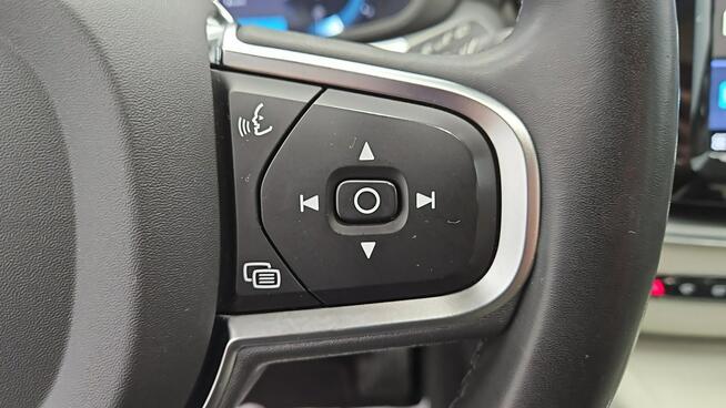 Volvo XC 60 B4 D Essential ! Z Polskiego Salonu ! Faktura Vat !