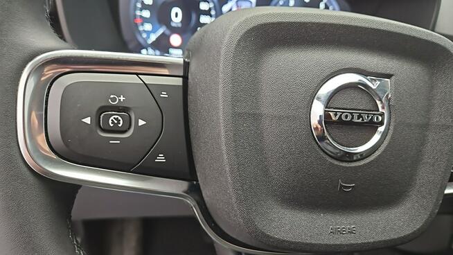 Volvo XC 40 T2 Essential aut ! Z Polskiego Salonu ! Faktura Vat !