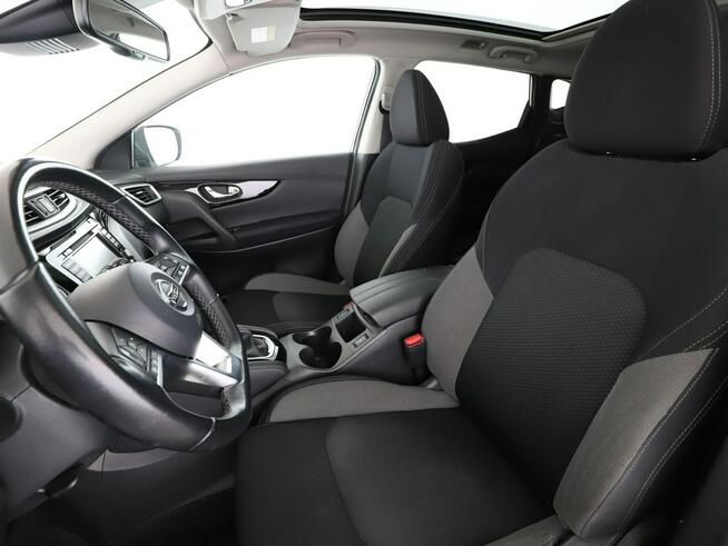Nissan Qashqai NConnecta 159KM automat panorama navi kamera360 grzane fotele tempomat