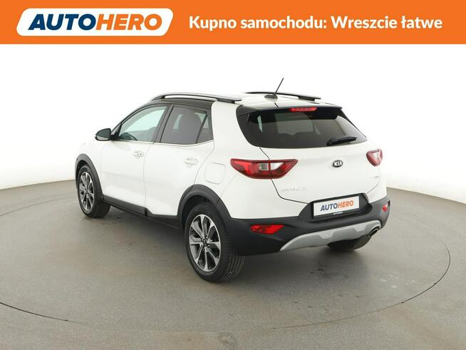 Kia Stonic klima auto navi kamera i czujniki parkowania LED tempomat