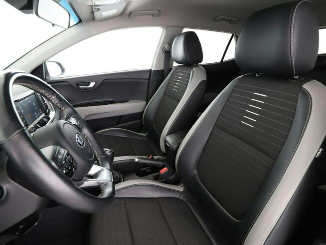 Kia Stonic klima auto navi kamera i czujniki parkowania LED tempomat