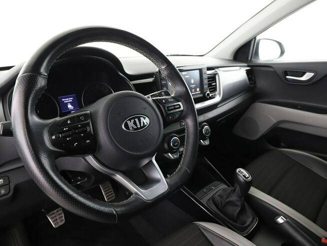 Kia Stonic klima auto navi kamera i czujniki parkowania LED tempomat