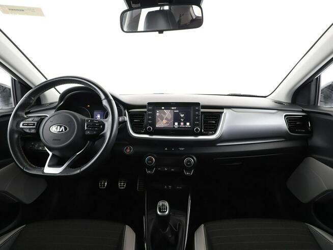 Kia Stonic klima auto navi kamera i czujniki parkowania LED tempomat