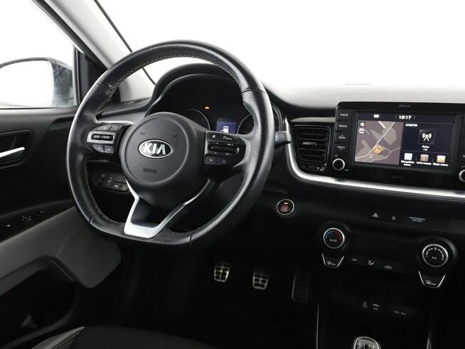 Kia Stonic klima auto navi kamera i czujniki parkowania LED tempomat