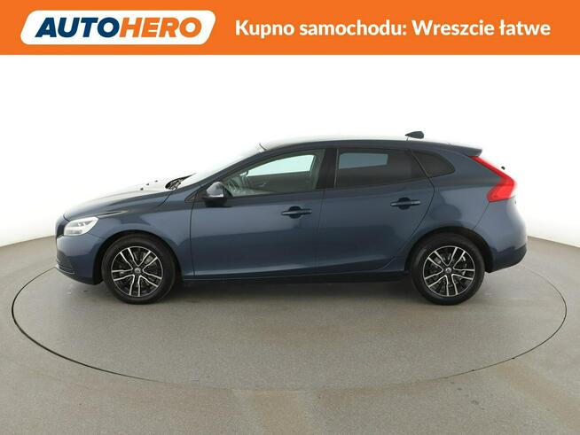 Volvo V40 2.0d Automat Momentum Nawigacja Tempomat Keyless HeadUP Kamera FullLED