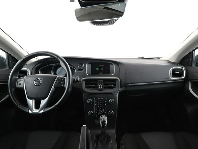 Volvo V40 2.0d Automat Momentum Nawigacja Tempomat Keyless HeadUP Kamera FullLED
