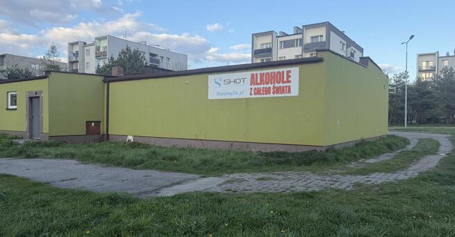 Pawilon handlowo-usługowy z działką