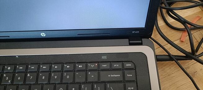 3 laptopy – HP 635, Fujitsu Siemens, ASUS S96S