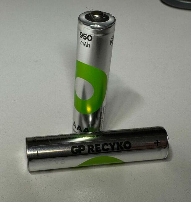 Dyktafon cyfrowy Sony ICD-PX240 – 4GB, MP3 + Akumulatorki