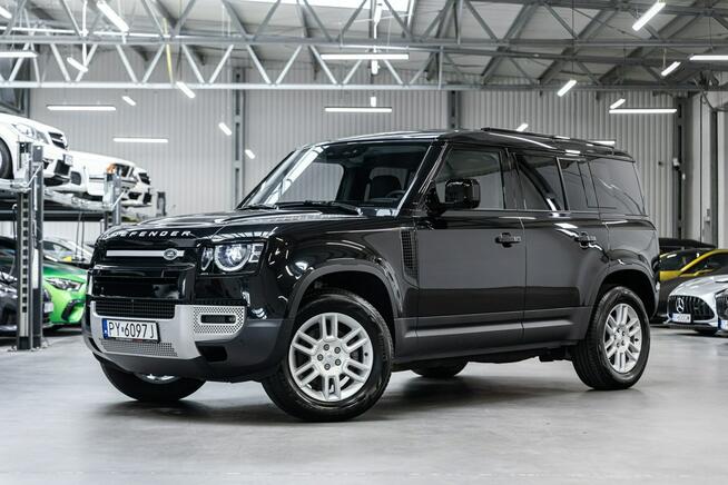 Land Rover Defender 3.0D 250KM. Gwarancja 06.2030. Pneumatyka. Katalogowo 457 tys. zł.