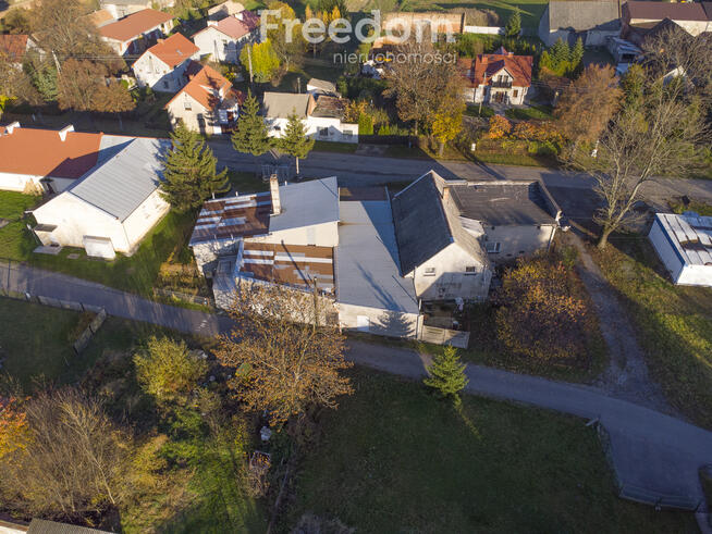 Budynek mieszkalno - komercyjny, Kucharzowice.