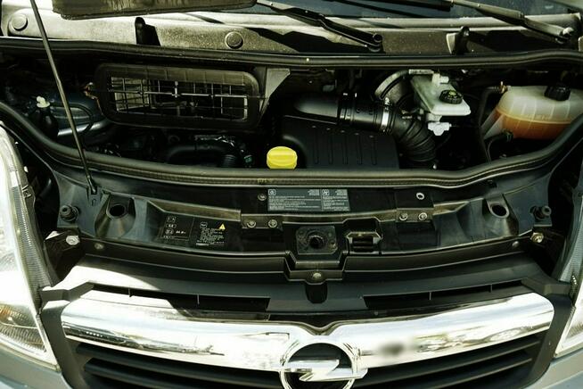 Opel Vivaro 2,0CDTI Klima, 7 osób, alu R16, 2006r.