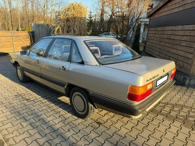 Audi 100