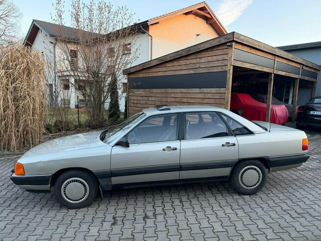 Audi 100