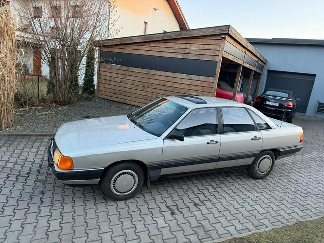Audi 100