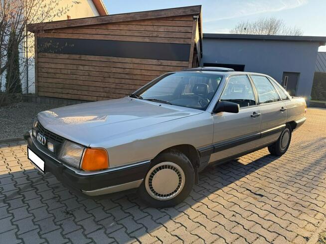 Audi 100