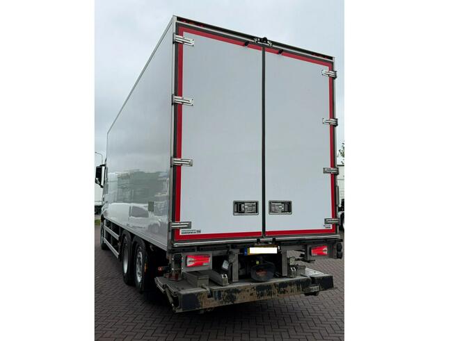 Mercedes Actros 2645 Euro6 chłodzeniem solarno elektryczne winda sprow