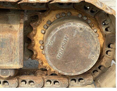 KOPARKA GĄSIENICOWA MARKI DOOSAN DX300LC-3