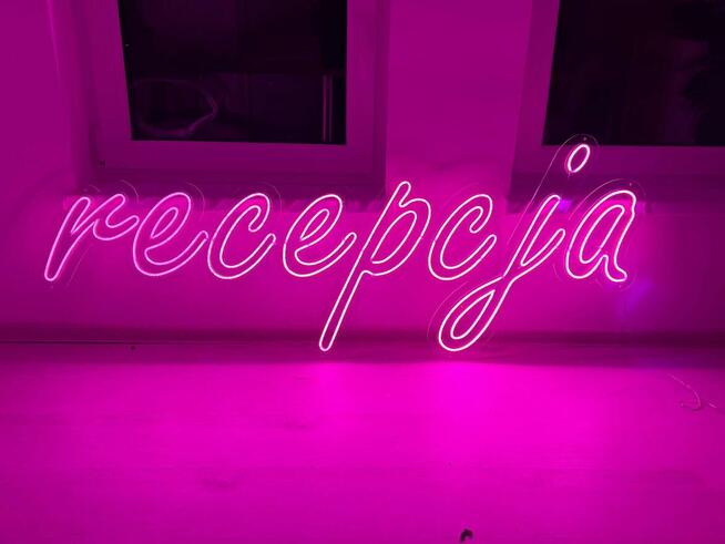 Spersonalizowane neony LED – Twój unikalny styl!