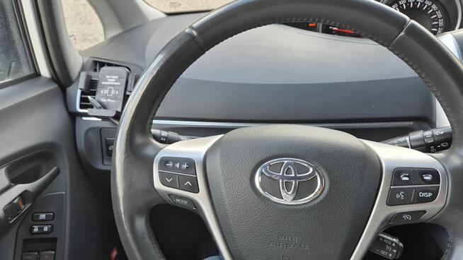 TOYOTA VERSO 1.6 D-4D*7 osób panorama webasto