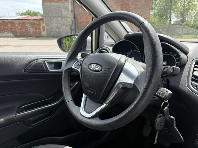 Ford Fiesta Grzana przednia szyba,Grzane fotele,Głośnomówiący,Przyciemniane szyby