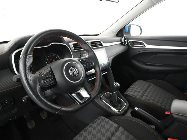 MG ZS niski przebieg PDC tempomat