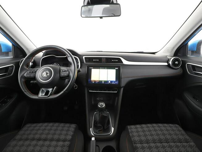 MG ZS niski przebieg PDC tempomat