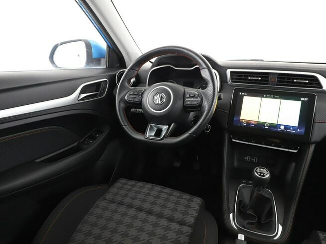 MG ZS niski przebieg PDC tempomat