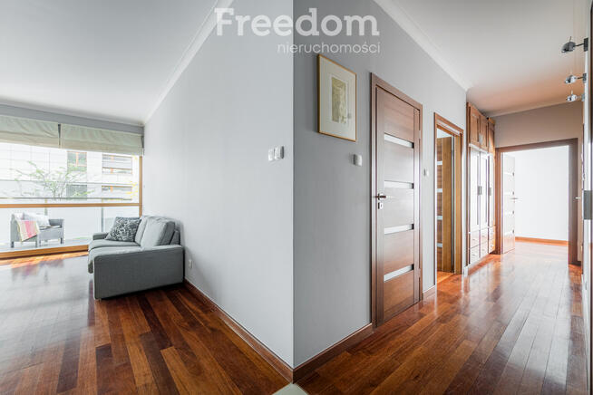 3 pokoje, balkon 30m2, garaż, ul. Rydygiera 15.