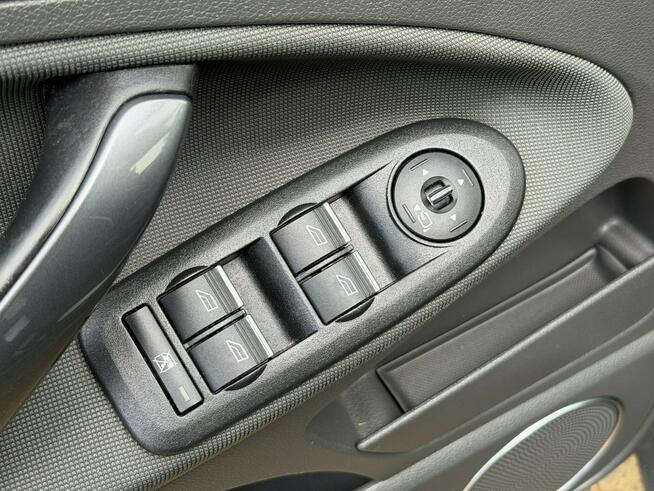 Ford Kuga 2.0*140PS*4x4*Panorama*Półskóra*PDCx2*Keyless*SONY*Audio*Grzane*Fotele