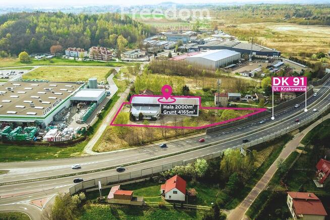 Hala produkcyjno-magazynowa przy centrum handlowym