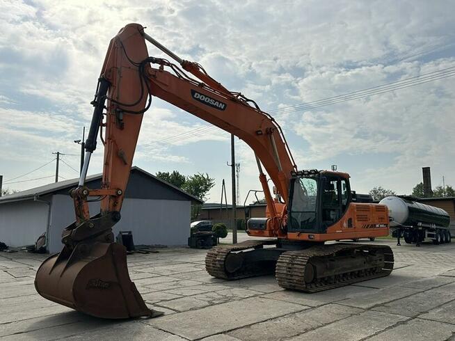 KOPARKA GĄSIENICOWA MARKI DOOSAN DX300LC-3