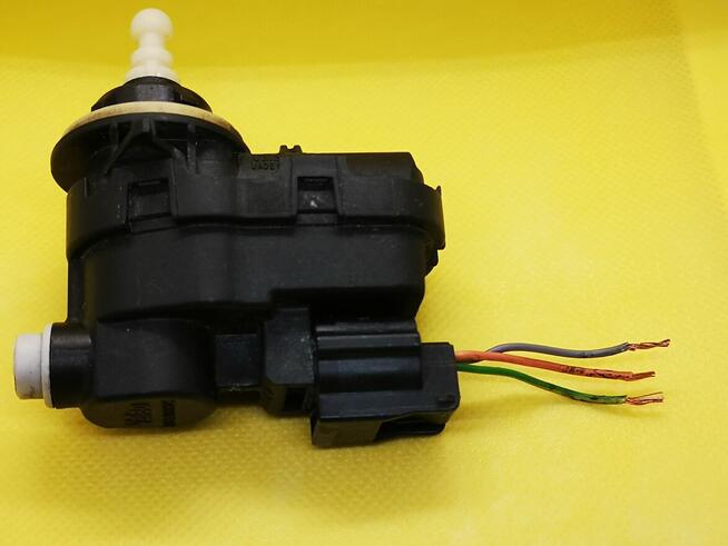 Silniczek lampy przód PEUGEOT 3008 5008 wtyczka 89037159
