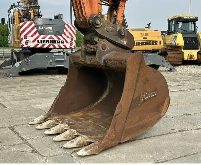 KOPARKA GĄSIENICOWA MARKI DOOSAN DX300LC-3