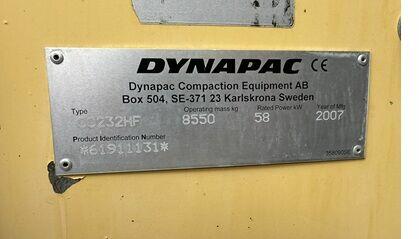 WALEC DROGOWY DYNAPAC CC232HF