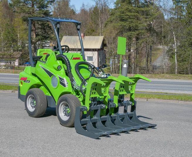 Ładowarka Avant Model 423 3-lata gwarancji