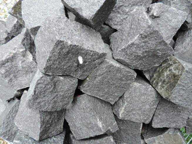Kamień szary łupek granitowy do gabionu do ogrodzenia granit