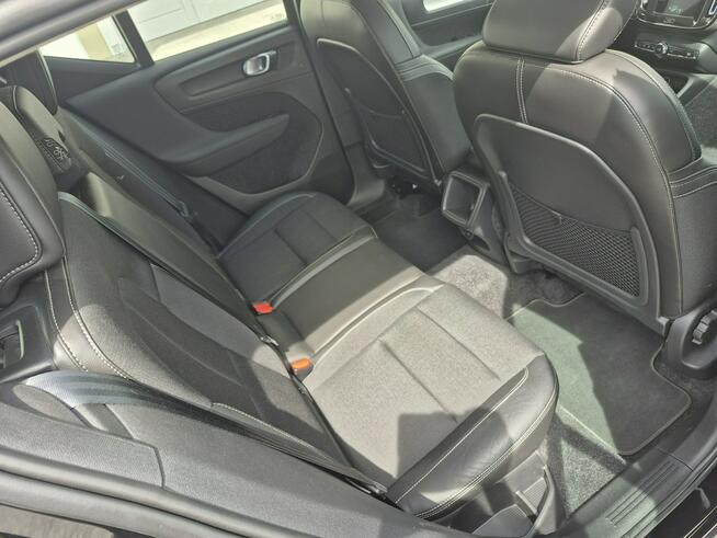 Volvo XC 40 2.0D3 navi FULL LED automat chromy ORYGINAŁ