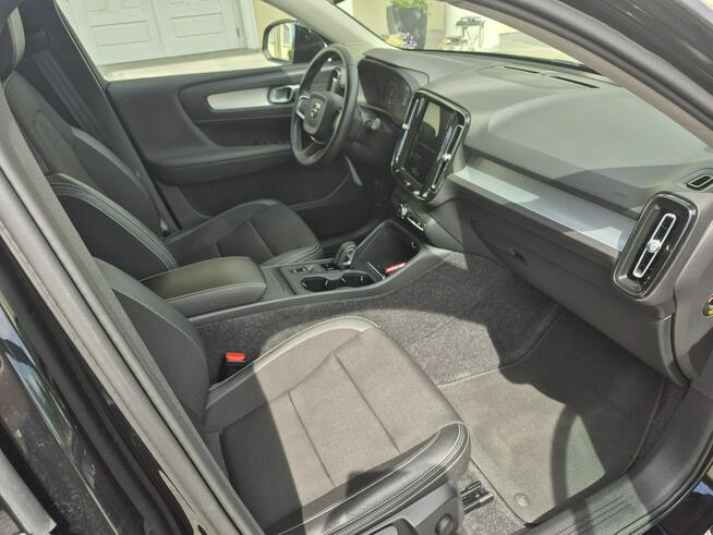 Volvo XC 40 2.0D3 navi FULL LED automat chromy ORYGINAŁ