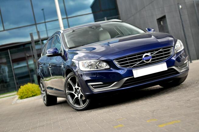 Volvo V60 LiFT Ocean Race 2,0 D4 181Km Ledy Skóra Navi Full Opcja