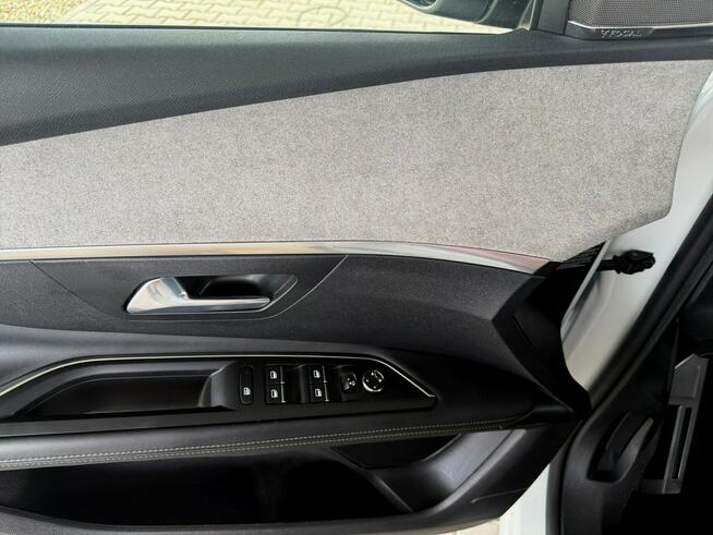Peugeot 3008 GT kamery skóra MASAZE el.klapa FUL LED acc blis panorama MAX OP