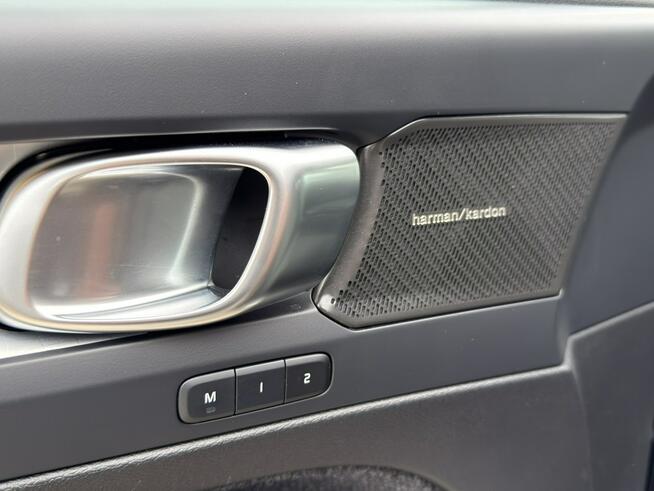Volvo XC 40 B3 Plus Dark aut 163kM! HD pixel LED! Harman Kardon! Kamera 360!