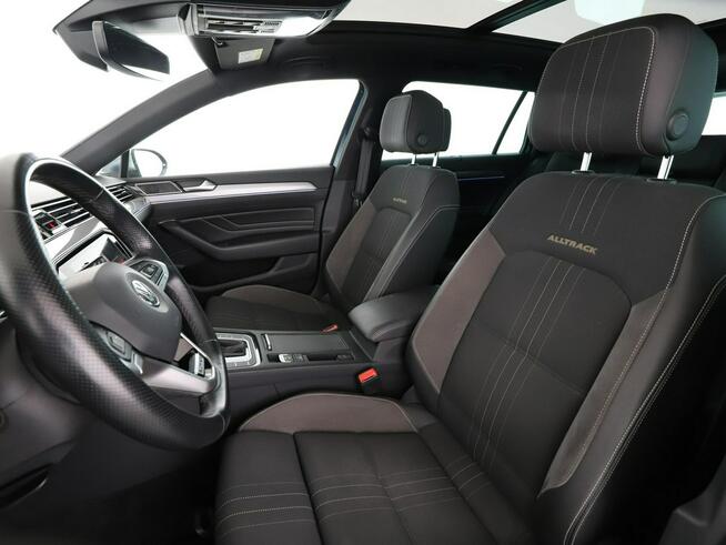 Volkswagen Passat Alltrack lift 4x4 DSG Matrix LED virtual cocpit panorama klima auto kamera park