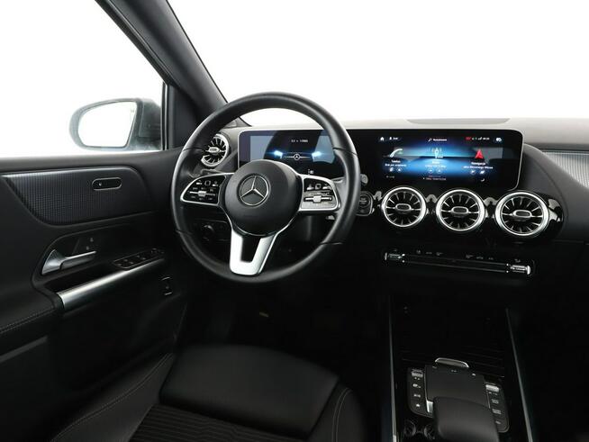 Mercedes B 180 automat półskóra navi kamera grzane fotele LED