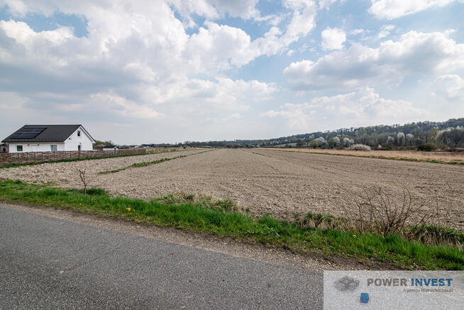 Działka budowlana 800 m² – Kossowa