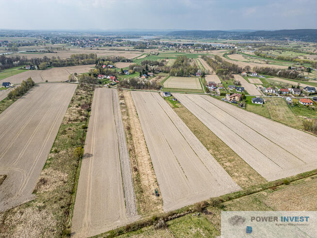 Działka budowlana 800 m² – Kossowa